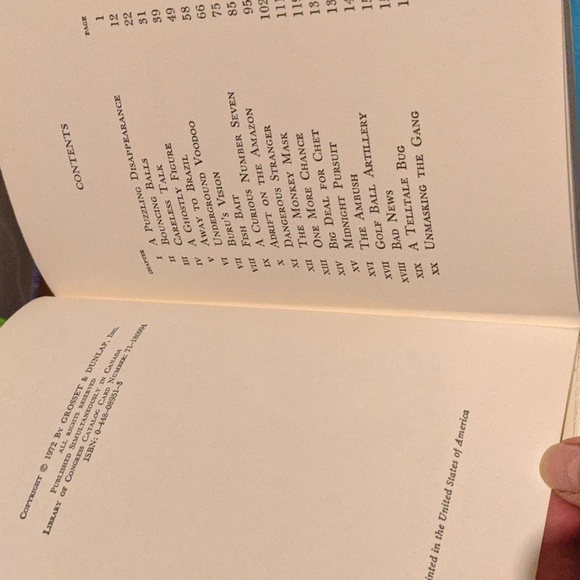 The Hardy Boys book 1970s vintage books - Picture 2 of 4